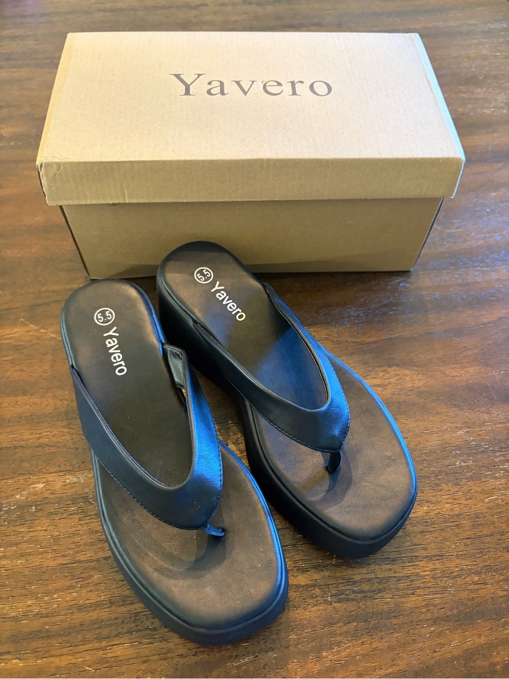 Yavero Women’s Black Platform Thong Sandals Flip Flops Size 5.5 New in Box